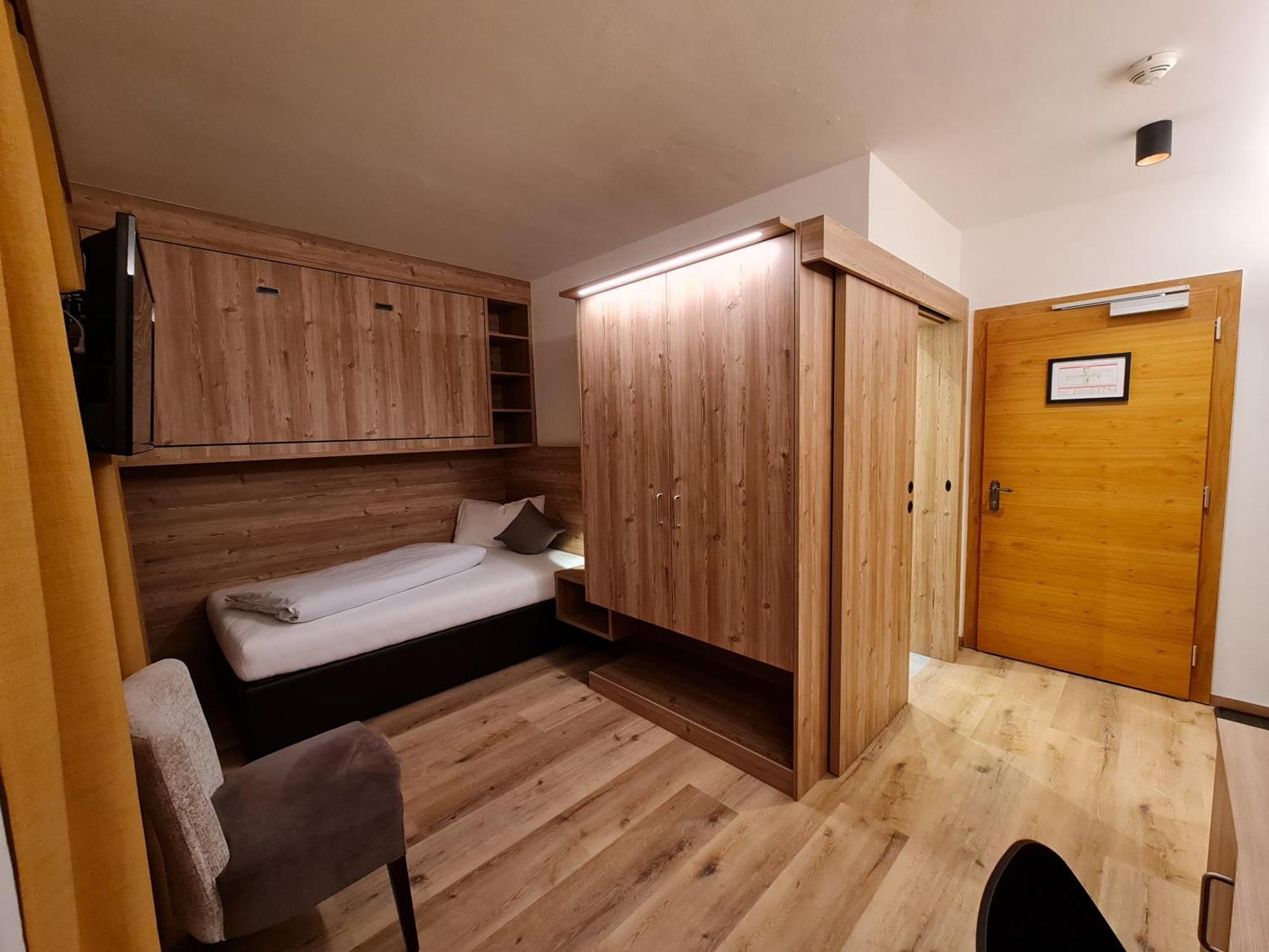 Mondschein Hotel 3*